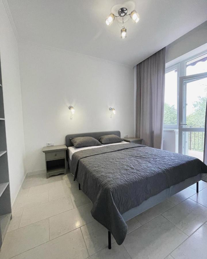 סרגייבקה Boutique Hotel Enjoy מראה חיצוני תמונה