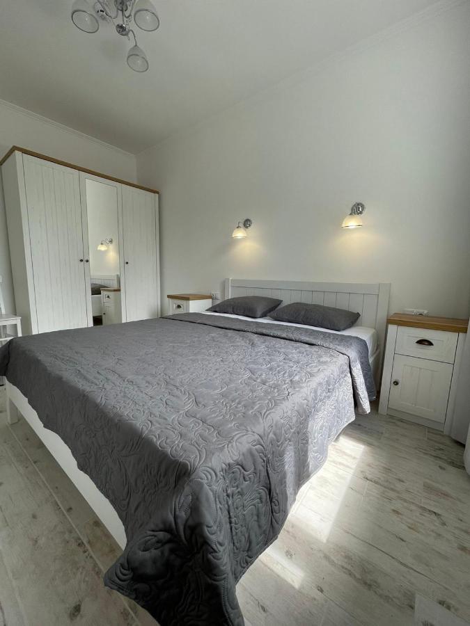 סרגייבקה Boutique Hotel Enjoy מראה חיצוני תמונה