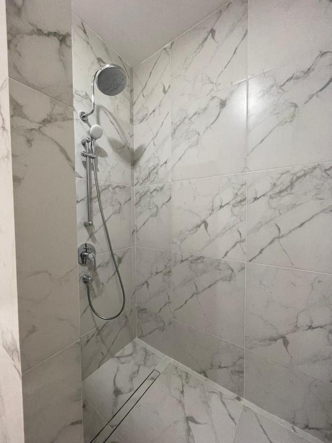 סרגייבקה Boutique Hotel Enjoy מראה חיצוני תמונה