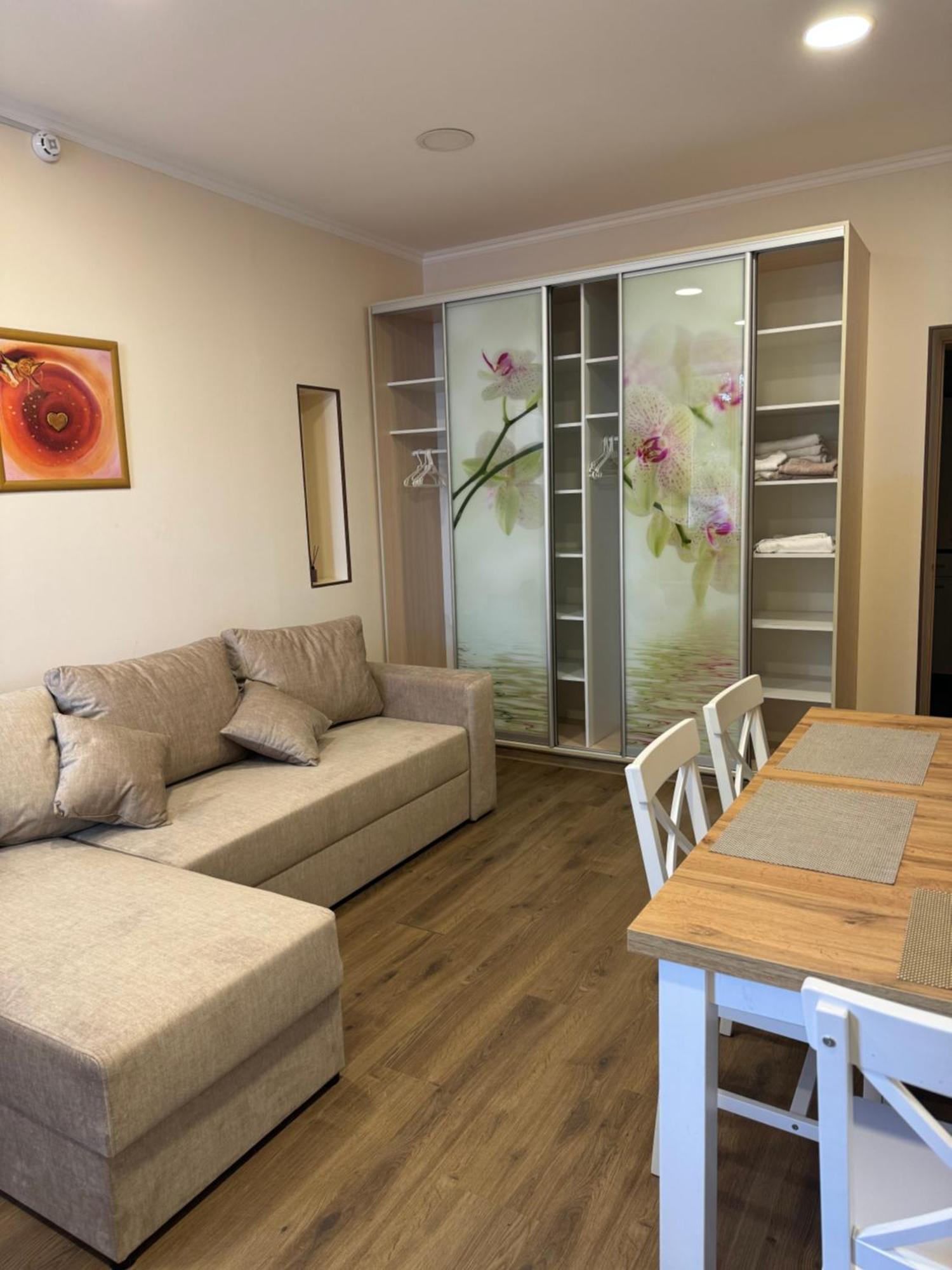 סרגייבקה Boutique Hotel Enjoy מראה חיצוני תמונה